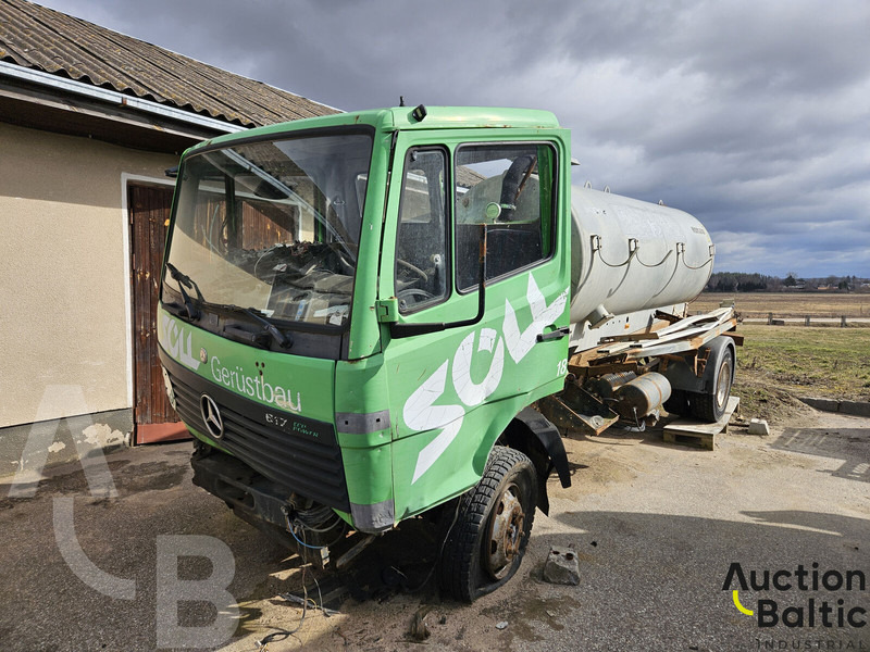 Mercedes-Benz 917 - Camion vidangeur: photos 2 Mercedes-Benz 917 - Camion vidangeur: photos 2