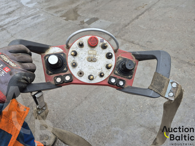 Pompe à béton stationnaire Mercedes-Benz Actros 3235: photos 12 Pompe à béton stationnaire Mercedes-Benz Actros 3235: photos 12