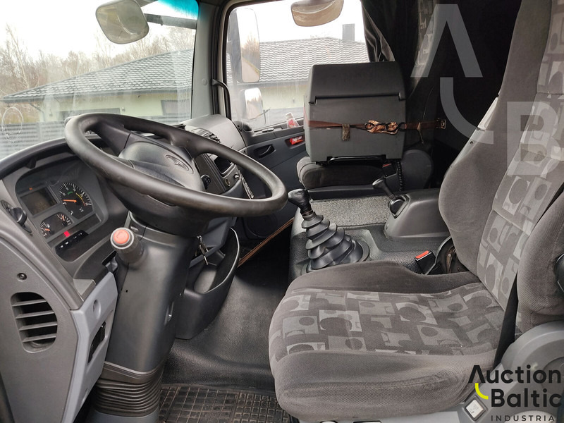 Remorqueuse Mercedes-Benz Atego 818L: photos 7