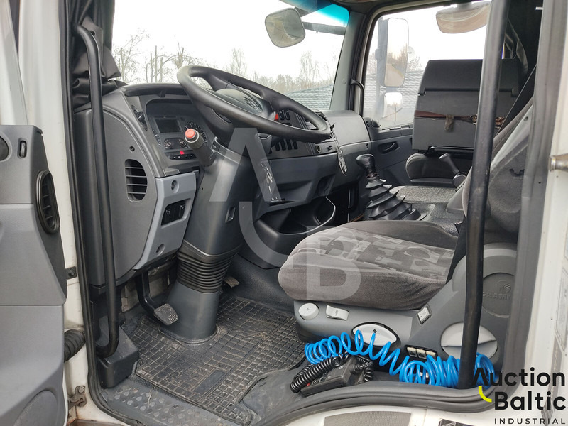 Remorqueuse Mercedes-Benz Atego 818L: photos 6