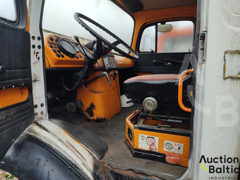 Mercedes-Benz Lako 911 - Camion avec nacelle: photos 5 Mercedes-Benz Lako 911 - Camion avec nacelle: photos 5