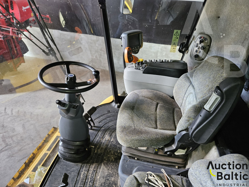 New Holland CR 9080 - Moissonneuse-batteuse: photos 5 New Holland CR 9080 - Moissonneuse-batteuse: photos 5