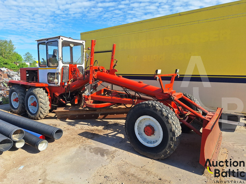 O & K F156 - Niveleuse: photos 1 O & K F156 - Niveleuse: photos 1