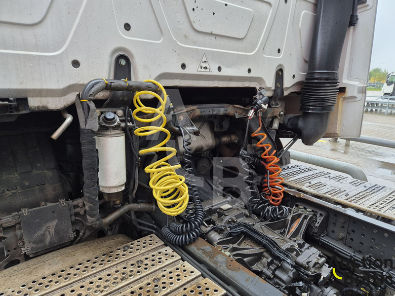 Tracteur routier Mercedes-Benz Actros 1845: photos 15