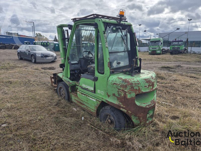 UniCarriers 30 - Chariot élévateur diesel: photos 5 UniCarriers 30 - Chariot élévateur diesel: photos 5