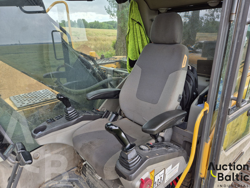 Volvo EC 210 C L - Pelle sur chenille: photos 5 Volvo EC 210 C L - Pelle sur chenille: photos 5