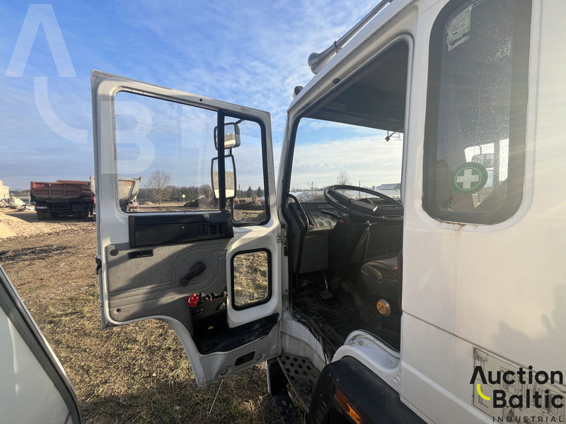 Volvo FL4-6 - Remorqueuse: photos 5 Volvo FL4-6 - Remorqueuse: photos 5