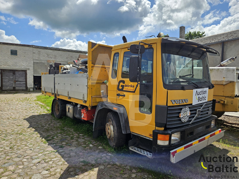 Volvo FL612 - Camion plateau: photos 2 Volvo FL612 - Camion plateau: photos 2