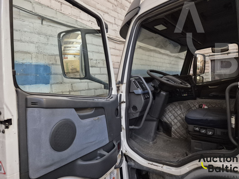 Volvo FM380 - Camion plateau: photos 5 Volvo FM380 - Camion plateau: photos 5