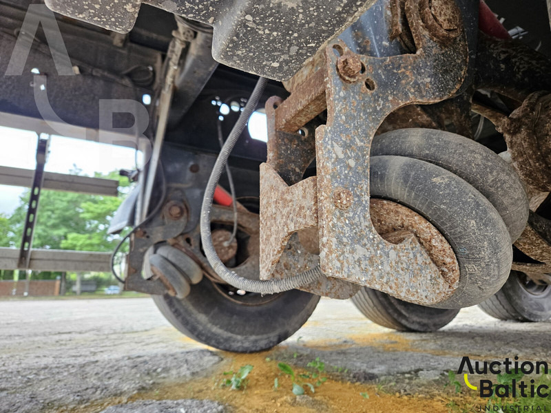 Wielton NW-3 - Semi-remorque rideaux coulissants: photos 5 Wielton NW-3 - Semi-remorque rideaux coulissants: photos 5