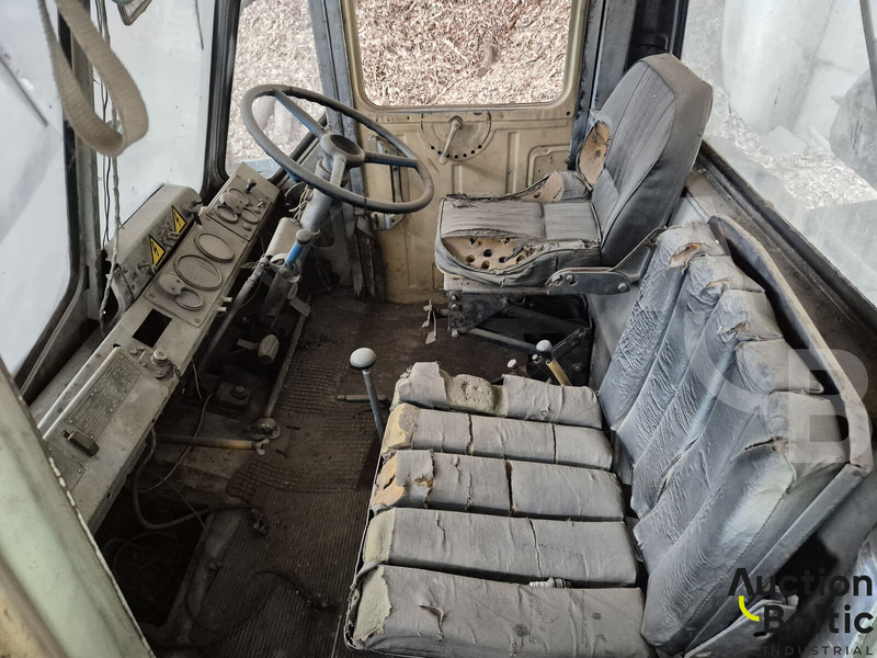 XTZ T-150K - Tracteur agricole: photos 4 XTZ T-150K - Tracteur agricole: photos 4