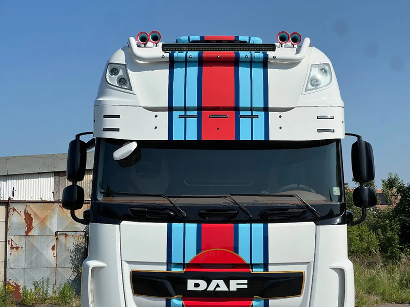 DAF XF 530 MARTINI RACING XF530 full options - Tracteur routier: photos 3 DAF XF 530 MARTINI RACING XF530 full options - Tracteur routier: photos 3