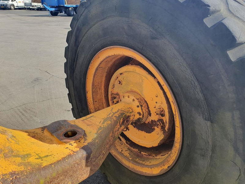 Vissers Mechanisatie As met banden - Essieu et pièces pour Camion: photos 4 Vissers Mechanisatie As met banden - Essieu et pièces pour Camion: photos 4