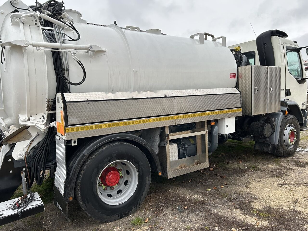 DAF LF55.250 combi tanker - Camion vidangeur: photos 2 DAF LF55.250 combi tanker - Camion vidangeur: photos 2