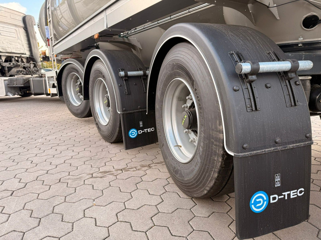 D-TEC Gülletanker 30m³ mit Zwangslenkung - Semi-remorque citerne: photos 2 D-TEC Gülletanker 30m³ mit Zwangslenkung - Semi-remorque citerne: photos 2
