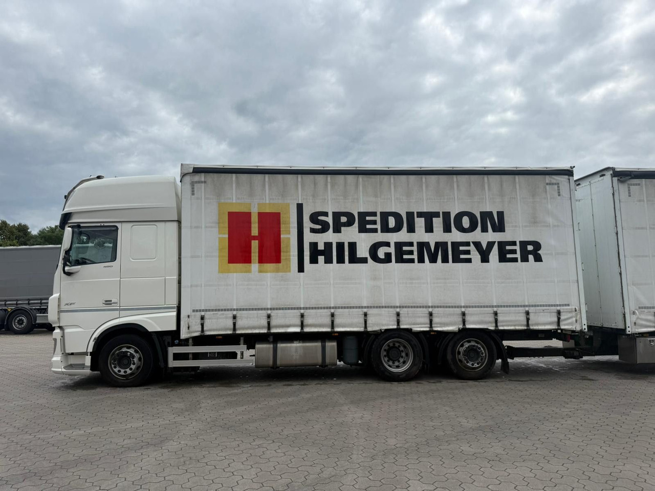 DAF XF 480 FAN LowDeck 6x2 Jumbo Inklusive Anhänger - Camion à rideaux coulissants: photos 4 DAF XF 480 FAN LowDeck 6x2 Jumbo Inklusive Anhänger - Camion à rideaux coulissants: photos 4