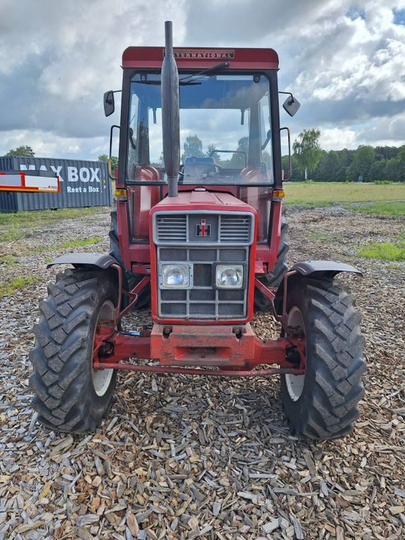 IHC 833 Allrad Kabine IHC 833 Allrad Kabine - Tracteur agricole: photos 2 IHC 833 Allrad Kabine IHC 833 Allrad Kabine - Tracteur agricole: photos 2