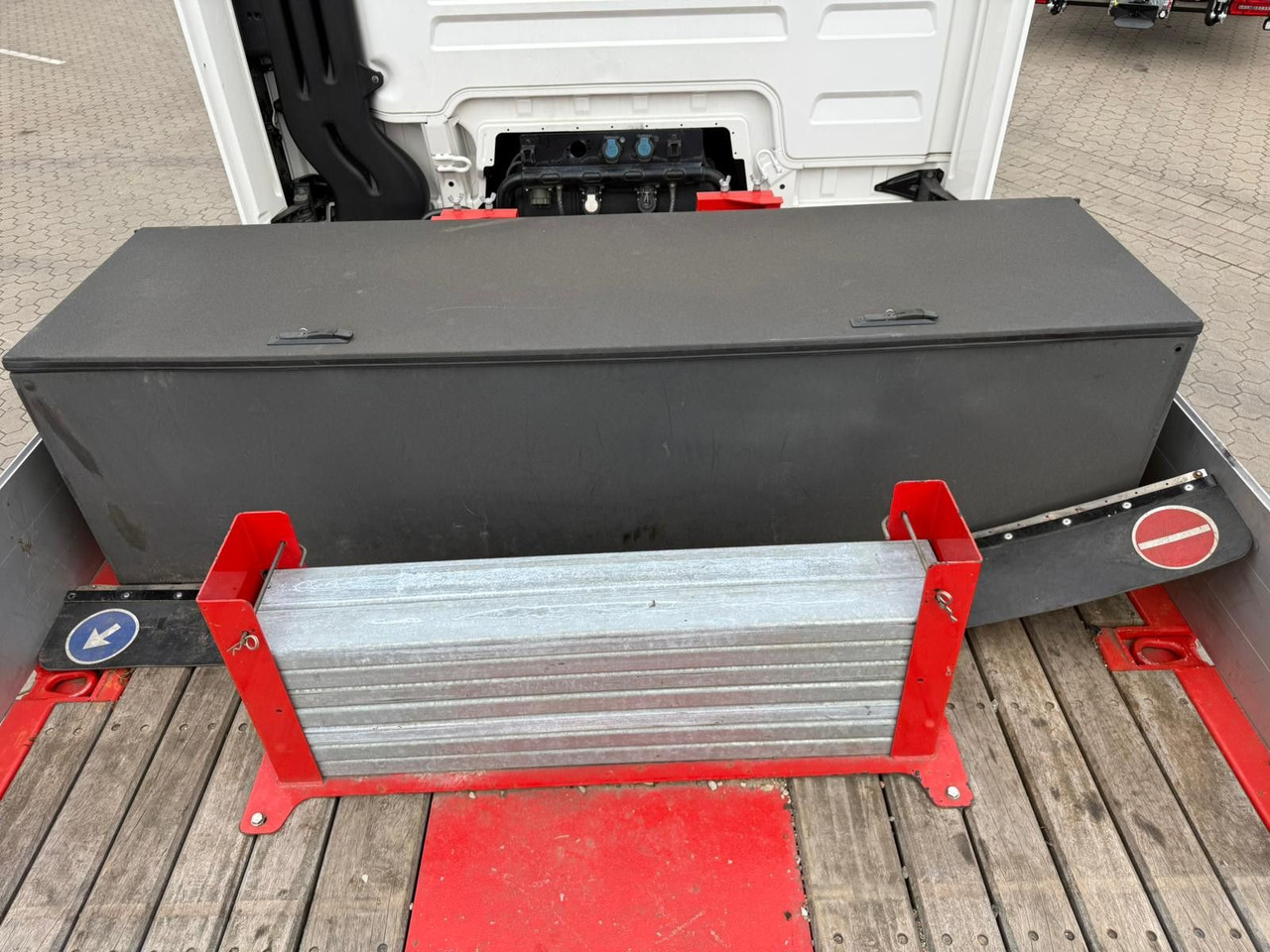 Semi-remorque surbaissé Kässbohrer K.SLS ECO Tieflader mit hydraulischen Rampen: photos 7 Semi-remorque surbaissé Kässbohrer K.SLS ECO Tieflader mit hydraulischen Rampen: photos 7
