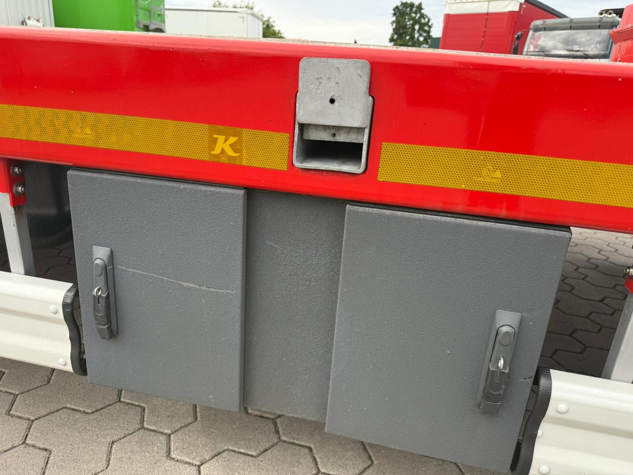Semi-remorque surbaissé Kässbohrer K.SLS ECO Tieflader mit hydraulischen Rampen: photos 13 Semi-remorque surbaissé Kässbohrer K.SLS ECO Tieflader mit hydraulischen Rampen: photos 13