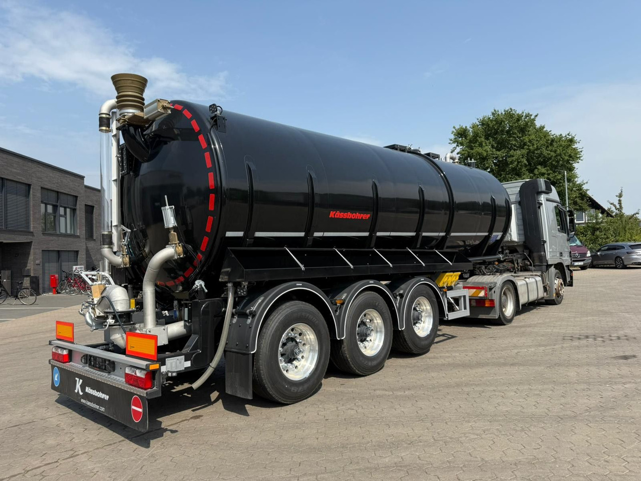 Kässbohrer K.STN L 30 Edelstahl Tanker Gülle Naturabfall - Semi-remorque citerne: photos 2 Kässbohrer K.STN L 30 Edelstahl Tanker Gülle Naturabfall - Semi-remorque citerne: photos 2