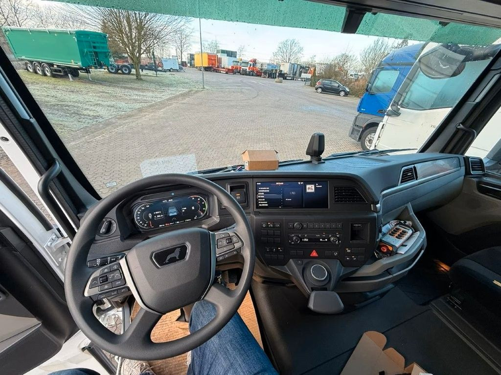MAN Baumaschinen- Arbeitsbühnentransporter Rampen - Camion plateau: photos 3 MAN Baumaschinen- Arbeitsbühnentransporter Rampen - Camion plateau: photos 3