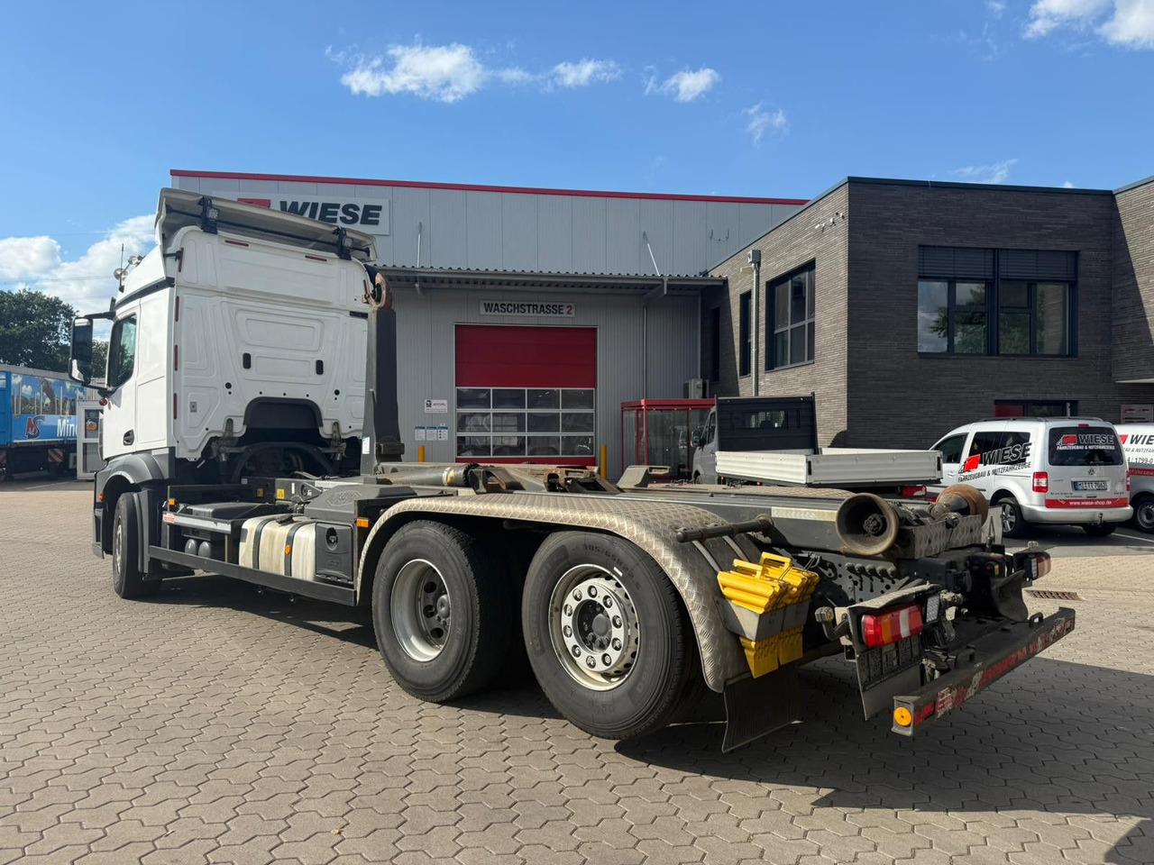 Mercedes-Benz Actros 2548 6x2 Abrollkipper Meiler RK 2070 - Camion ampliroll: photos 4 Mercedes-Benz Actros 2548 6x2 Abrollkipper Meiler RK 2070 - Camion ampliroll: photos 4