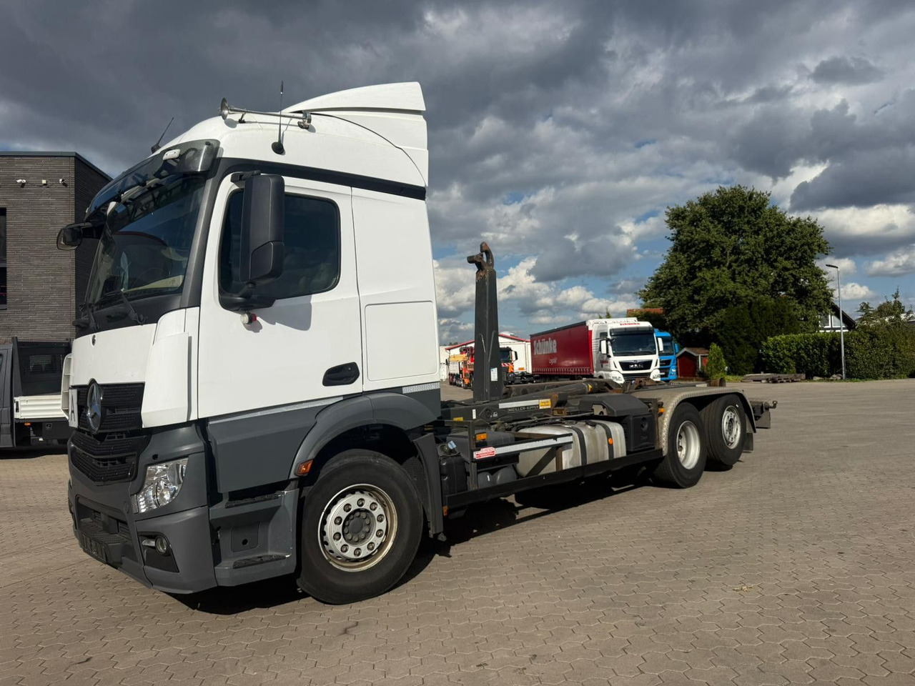 Mercedes-Benz Actros 2548 6x2 Abrollkipper Meiler RK 2070 - Camion ampliroll: photos 2 Mercedes-Benz Actros 2548 6x2 Abrollkipper Meiler RK 2070 - Camion ampliroll: photos 2