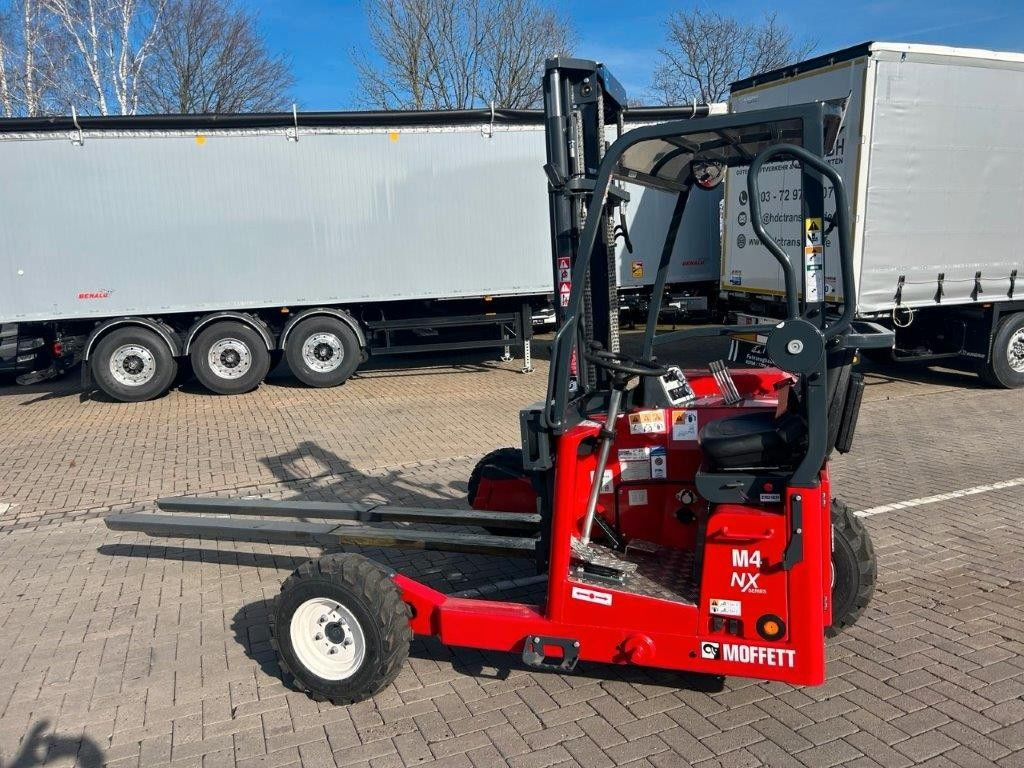 Moffett CARGOTEC - Tragkraft 2.500 kg - Chariot élévateur diesel: photos 2 Moffett CARGOTEC - Tragkraft 2.500 kg - Chariot élévateur diesel: photos 2