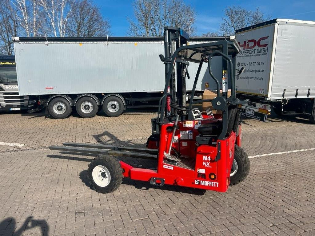 Moffett CARGOTEC - Tragkraft 2.500 kg - Chariot élévateur diesel: photos 1 Moffett CARGOTEC - Tragkraft 2.500 kg - Chariot élévateur diesel: photos 1