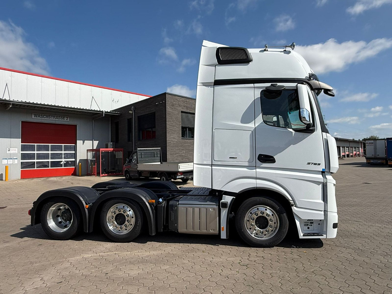 Mercedes-Benz Actros 2753 GigaSpace L 6x2 Lowliner TrendLine - Tracteur routier: photos 3 Mercedes-Benz Actros 2753 GigaSpace L 6x2 Lowliner TrendLine - Tracteur routier: photos 3