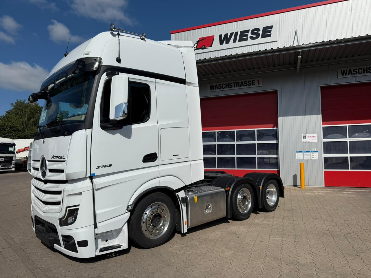 Mercedes-Benz Actros 2753 GigaSpace L 6x2 Lowliner TrendLine - Tracteur routier: photos 1 Mercedes-Benz Actros 2753 GigaSpace L 6x2 Lowliner TrendLine - Tracteur routier: photos 1