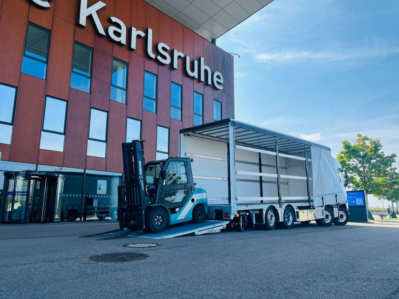 Volvo FH 500 8x2 Arbeitsbühnen Transporter LBW 9t - Remorqueuse: photos 2 Volvo FH 500 8x2 Arbeitsbühnen Transporter LBW 9t - Remorqueuse: photos 2