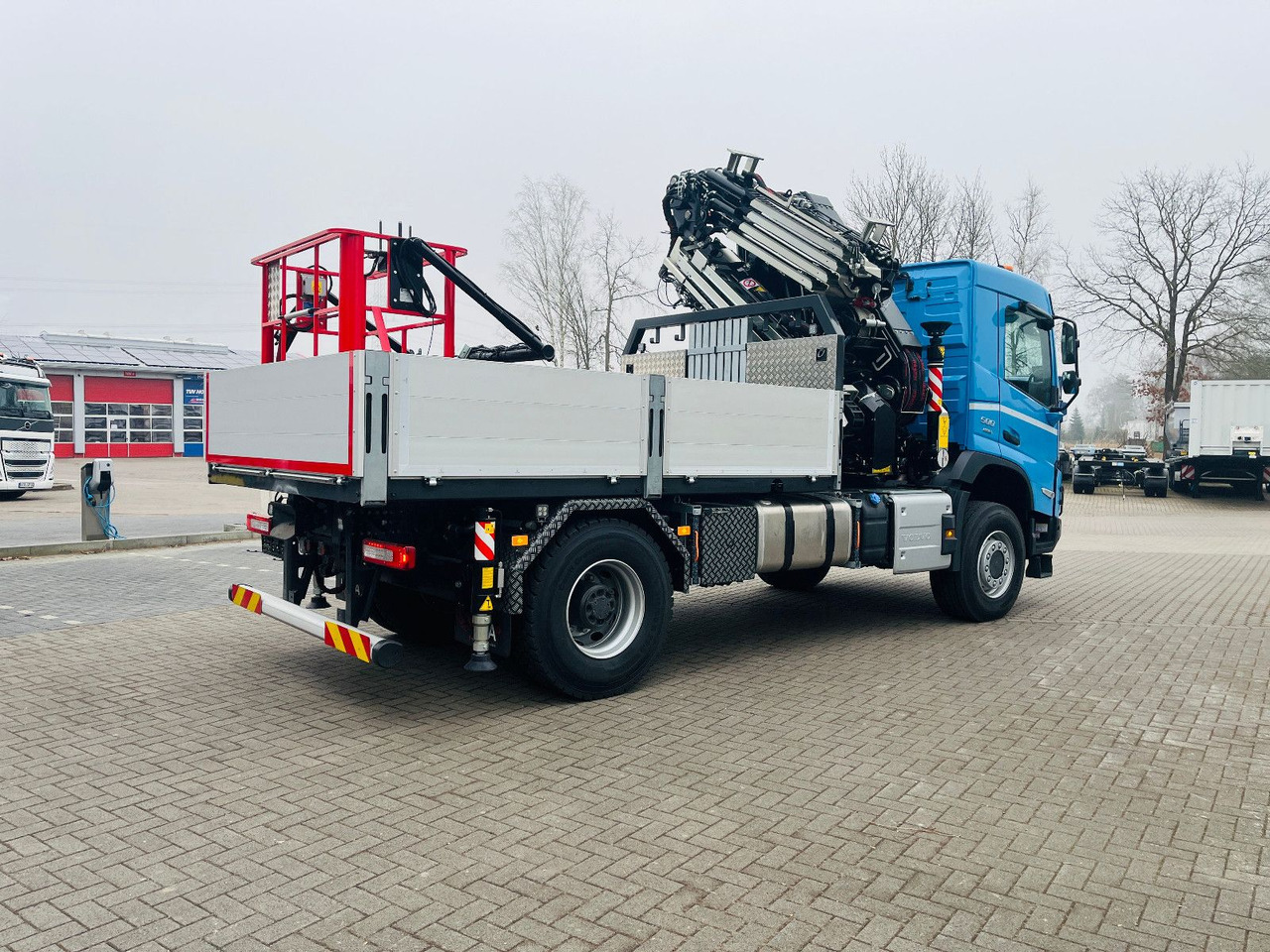 Volvo FMX 500 inkl. F345RB.2.24 & L324 +V20 & Korb - Camion grue: photos 2 Volvo FMX 500 inkl. F345RB.2.24 & L324 +V20 & Korb - Camion grue: photos 2
