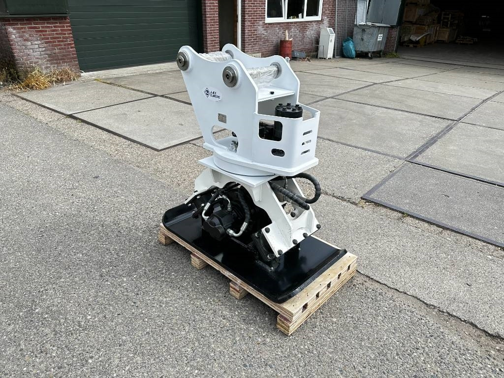 AJCE ACP5R Vibration Plate Compactor - Plaque vibrante: photos 3 AJCE ACP5R Vibration Plate Compactor - Plaque vibrante: photos 3