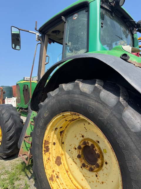 JOHN DEERE 6820 - Tracteur agricole: photos 4 JOHN DEERE 6820 - Tracteur agricole: photos 4