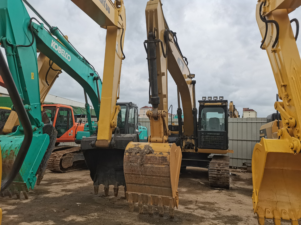 CATERPILLAR 312D2 - Pelle: photos 2 CATERPILLAR 312D2 - Pelle: photos 2