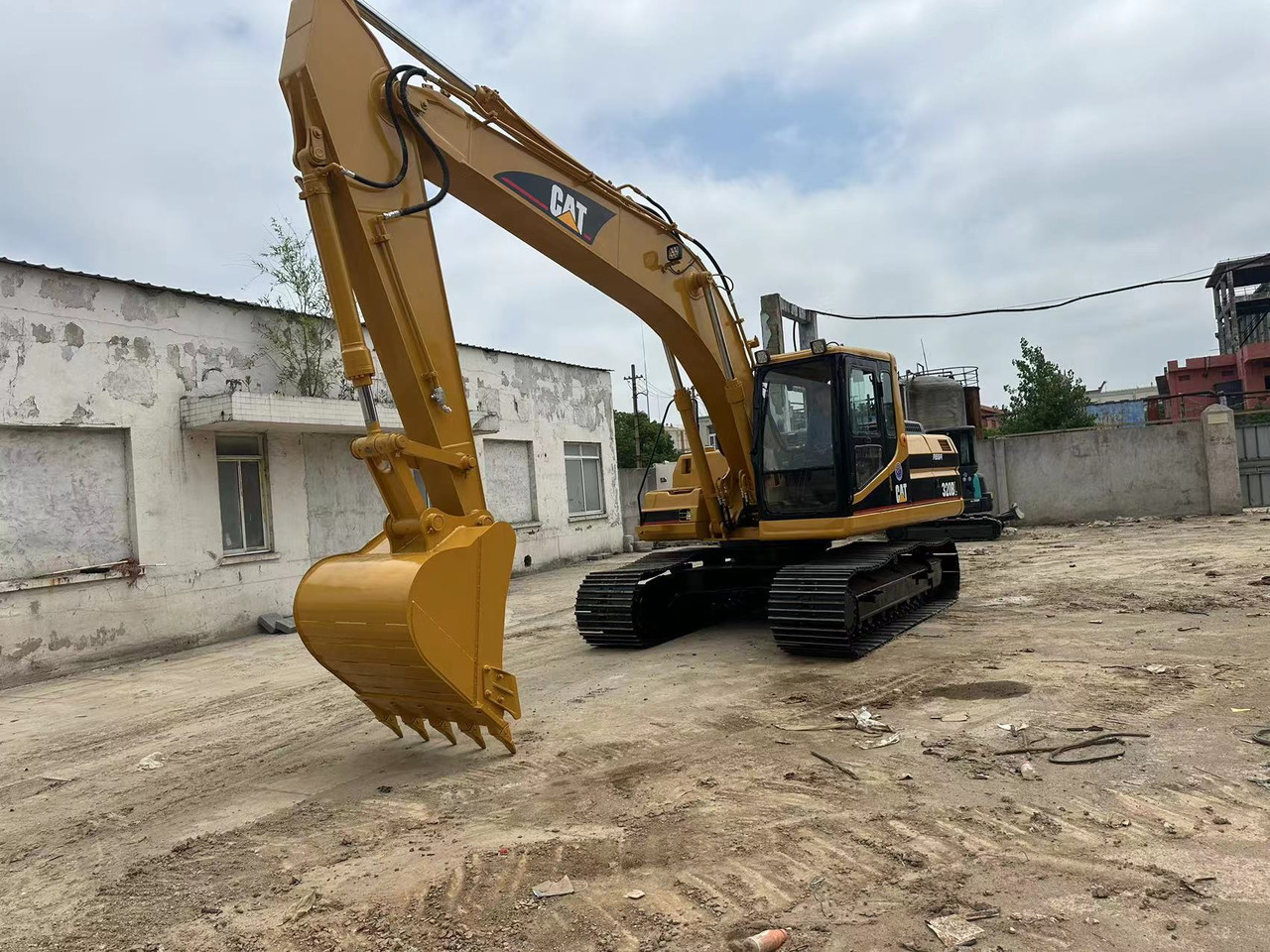 CATERPILLAR 320BL - Pelle sur chenille: photos 2 CATERPILLAR 320BL - Pelle sur chenille: photos 2