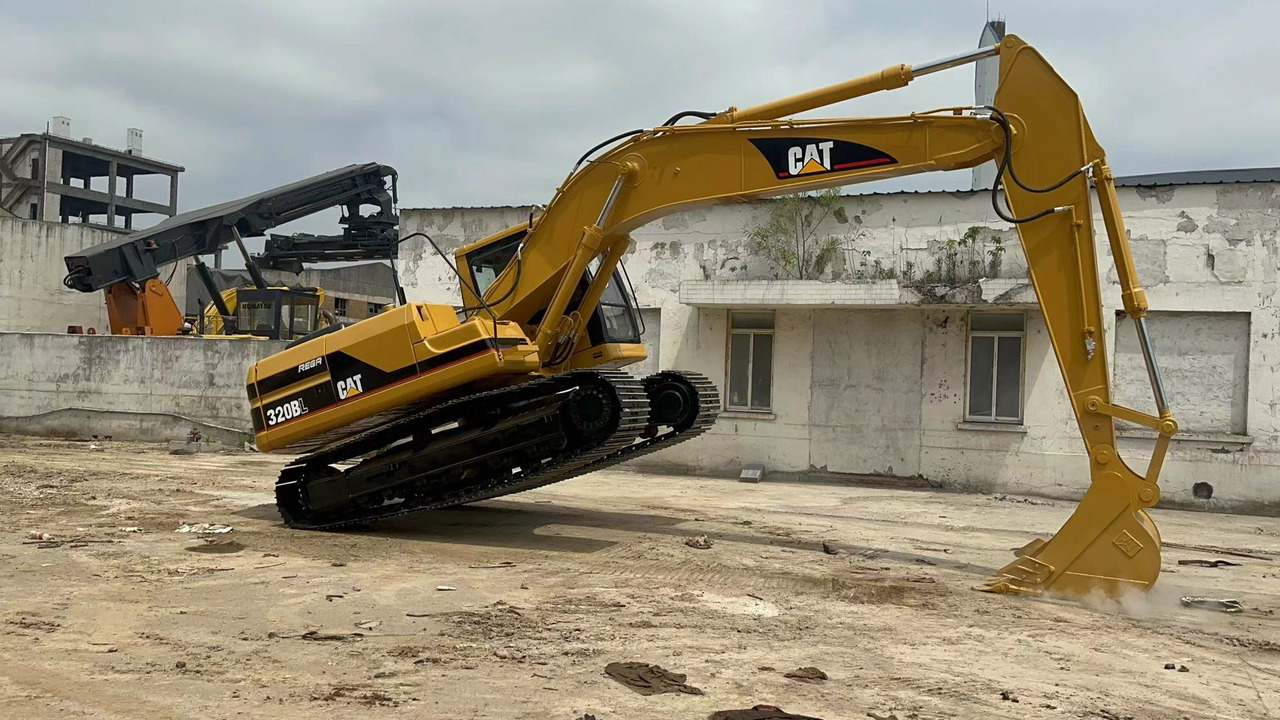 CATERPILLAR 320BL - Pelle sur chenille: photos 4 CATERPILLAR 320BL - Pelle sur chenille: photos 4