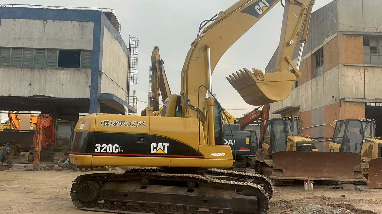 CATERPILLAR 320C 320B 320BL 325B - Pelle sur chenille: photos 4 CATERPILLAR 320C 320B 320BL 325B - Pelle sur chenille: photos 4