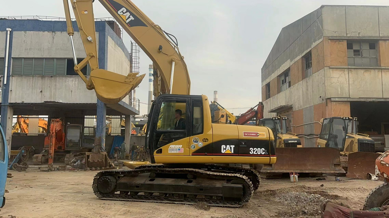 CATERPILLAR 320C 320B 320BL 325B - Pelle sur chenille: photos 3 CATERPILLAR 320C 320B 320BL 325B - Pelle sur chenille: photos 3