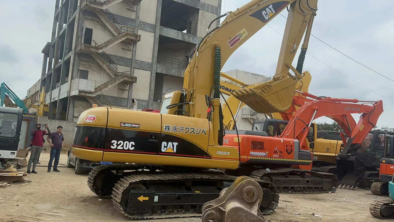 CATERPILLAR 320CL - Pelle sur chenille: photos 1 CATERPILLAR 320CL - Pelle sur chenille: photos 1