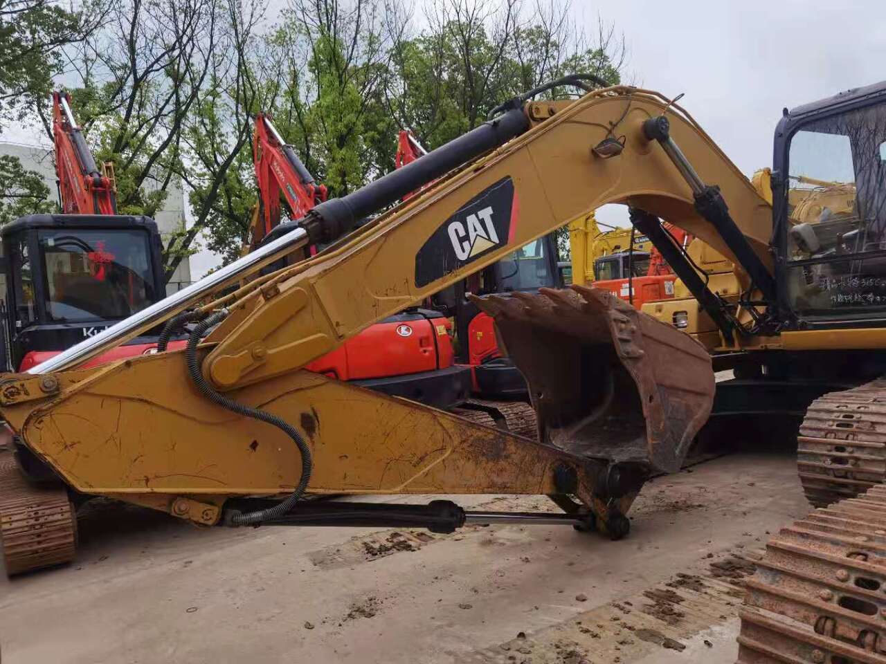 CATERPILLAR 320CL - Pelle sur chenille: photos 4 CATERPILLAR 320CL - Pelle sur chenille: photos 4
