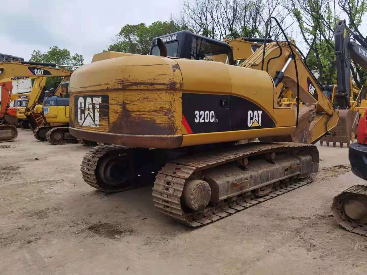 CATERPILLAR 320CL - Pelle sur chenille: photos 2 CATERPILLAR 320CL - Pelle sur chenille: photos 2