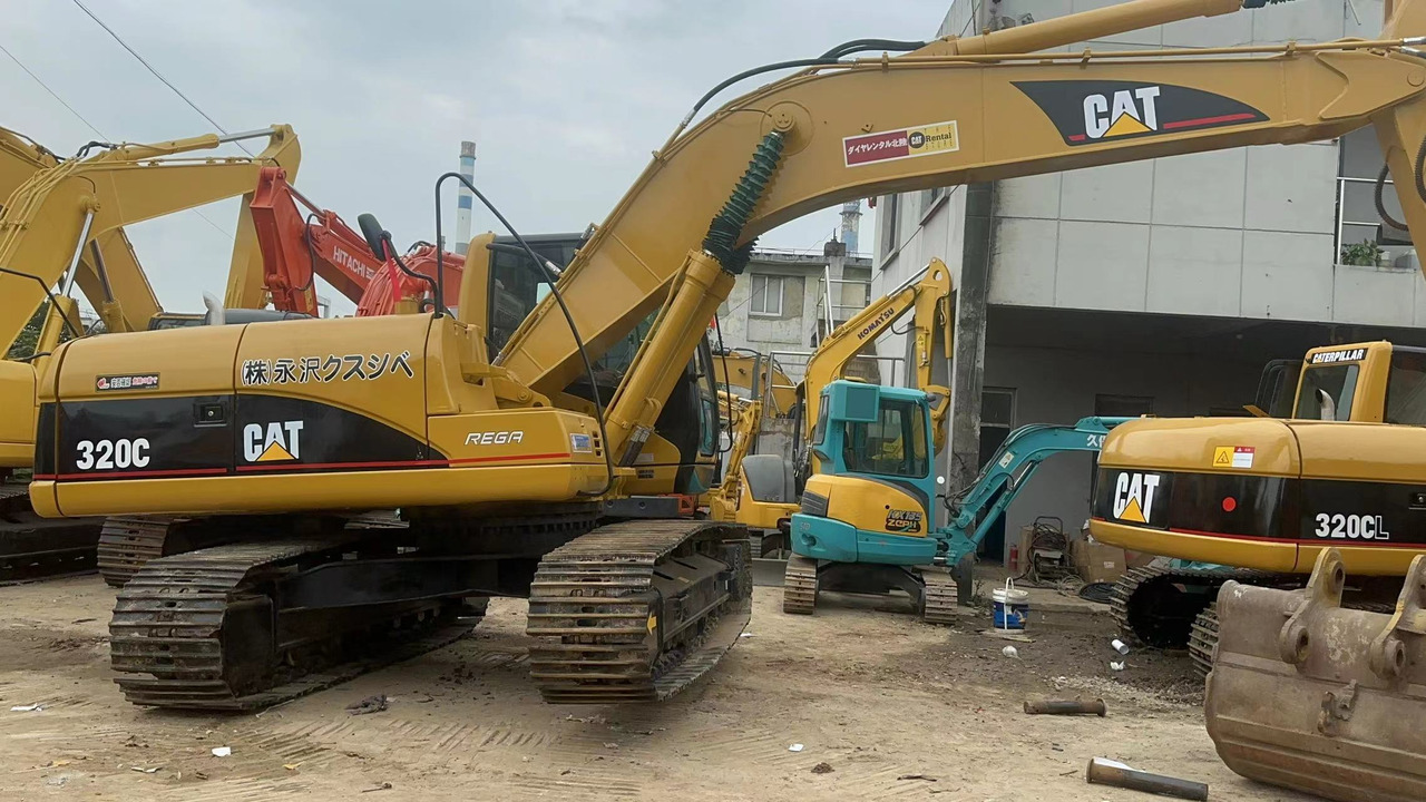 CATERPILLAR 320CL - Pelle sur chenille: photos 3 CATERPILLAR 320CL - Pelle sur chenille: photos 3
