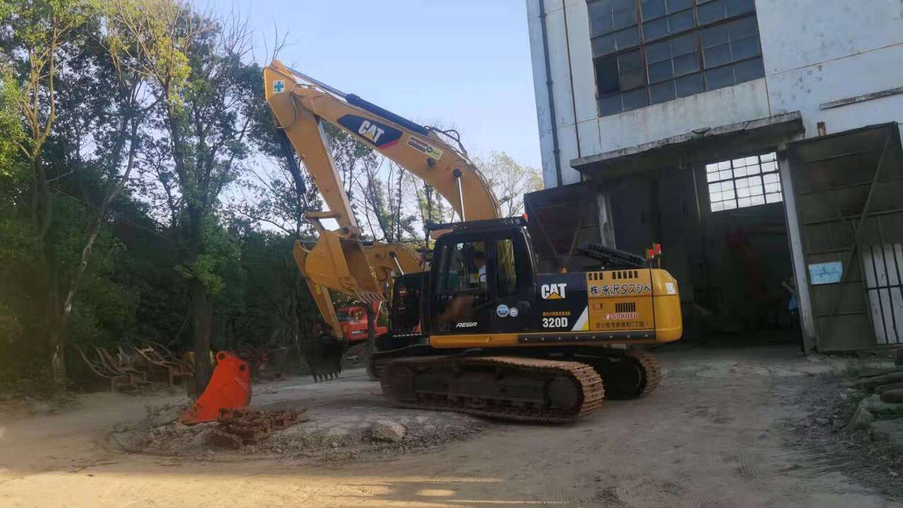 CATERPILLAR 320D - Pelle sur chenille: photos 1 CATERPILLAR 320D - Pelle sur chenille: photos 1