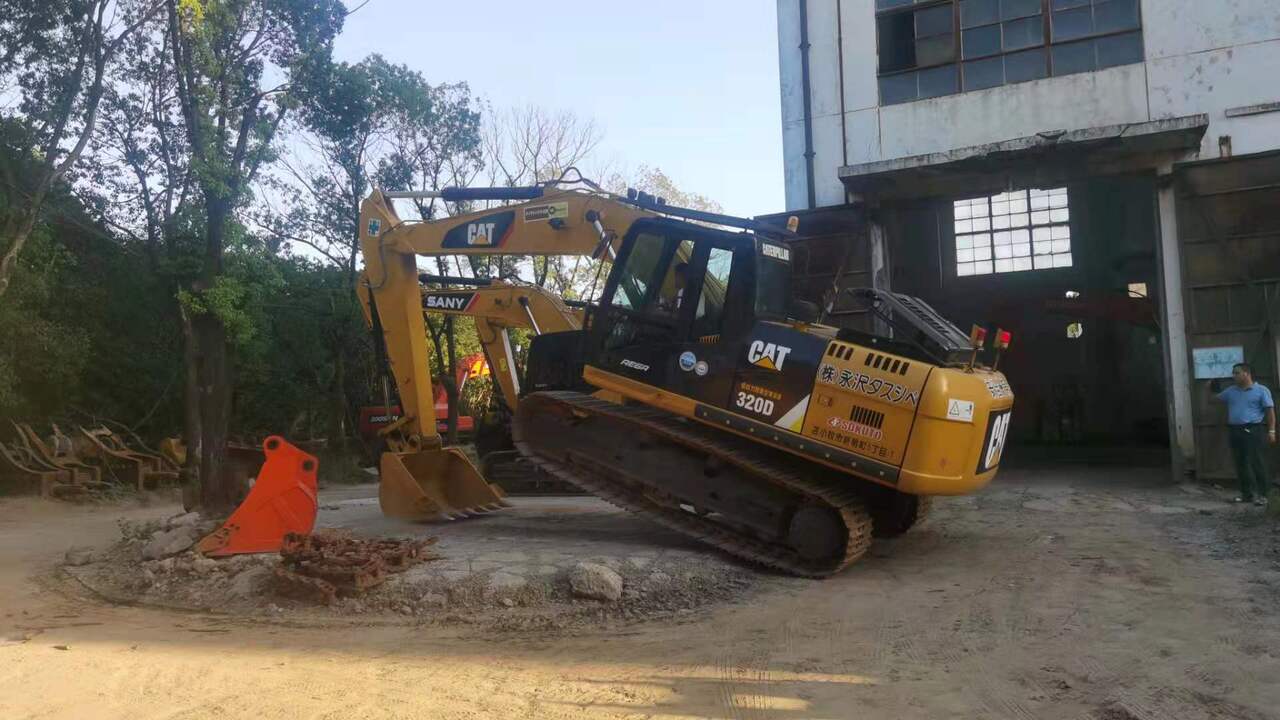 CATERPILLAR 320D - Pelle sur chenille: photos 2 CATERPILLAR 320D - Pelle sur chenille: photos 2