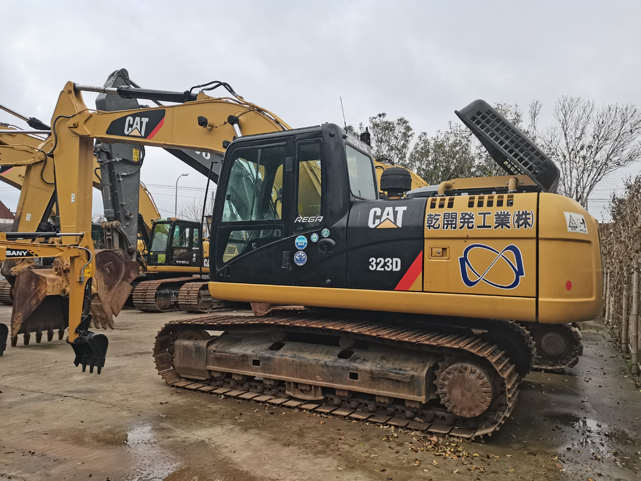 CATERPILLAR 323D - Pelle sur chenille: photos 1 CATERPILLAR 323D - Pelle sur chenille: photos 1