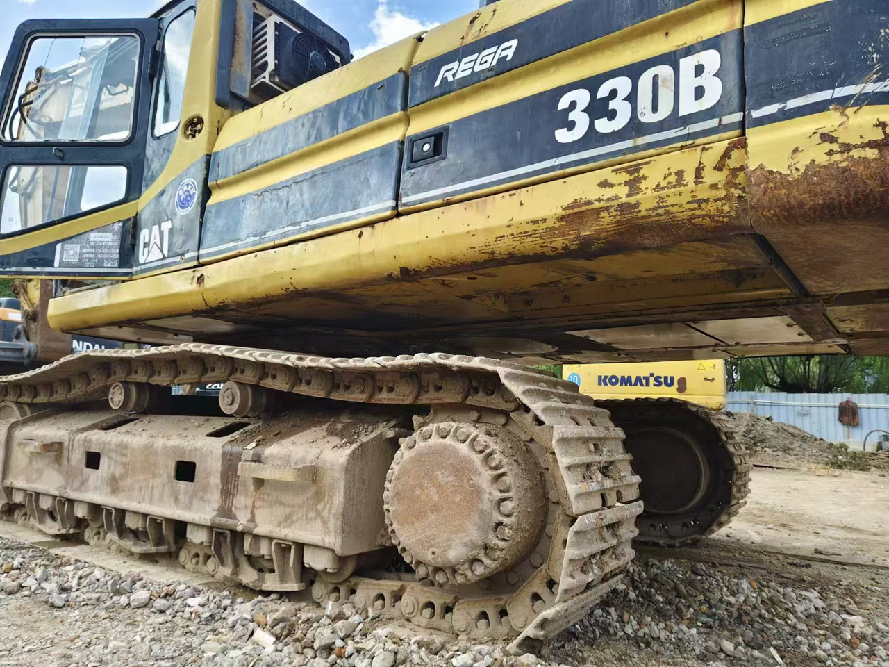 CATERPILLAR 330B - Pelle sur chenille: photos 3 CATERPILLAR 330B - Pelle sur chenille: photos 3