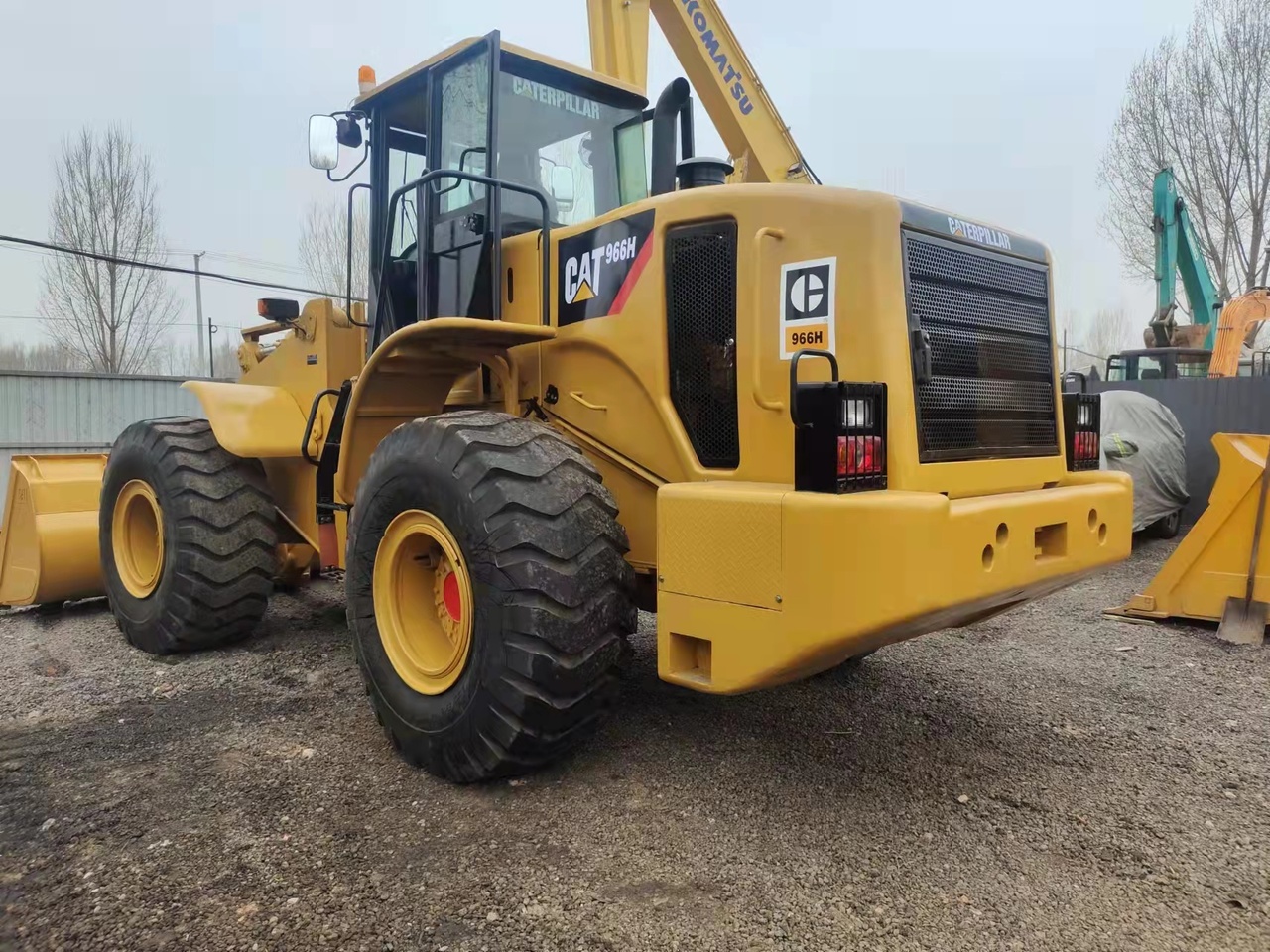 CATERPILLAR 966H - Chargeuse sur pneus: photos 4 CATERPILLAR 966H - Chargeuse sur pneus: photos 4