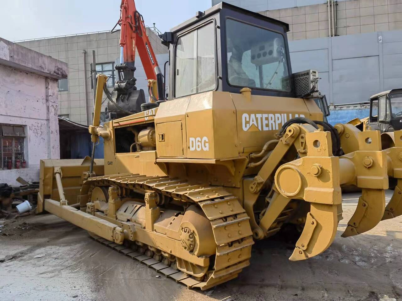 CATERPILLAR D6G - Bulldozer: photos 2 CATERPILLAR D6G - Bulldozer: photos 2